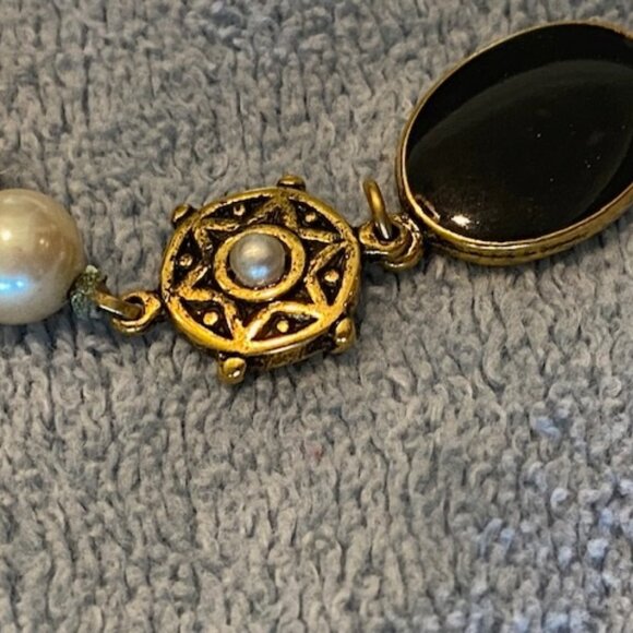 VINTAGE long faux PEARLS w ONYX & GOLD (w pearl or cz) stations * no clasp * EUC - Picture 4 of 5